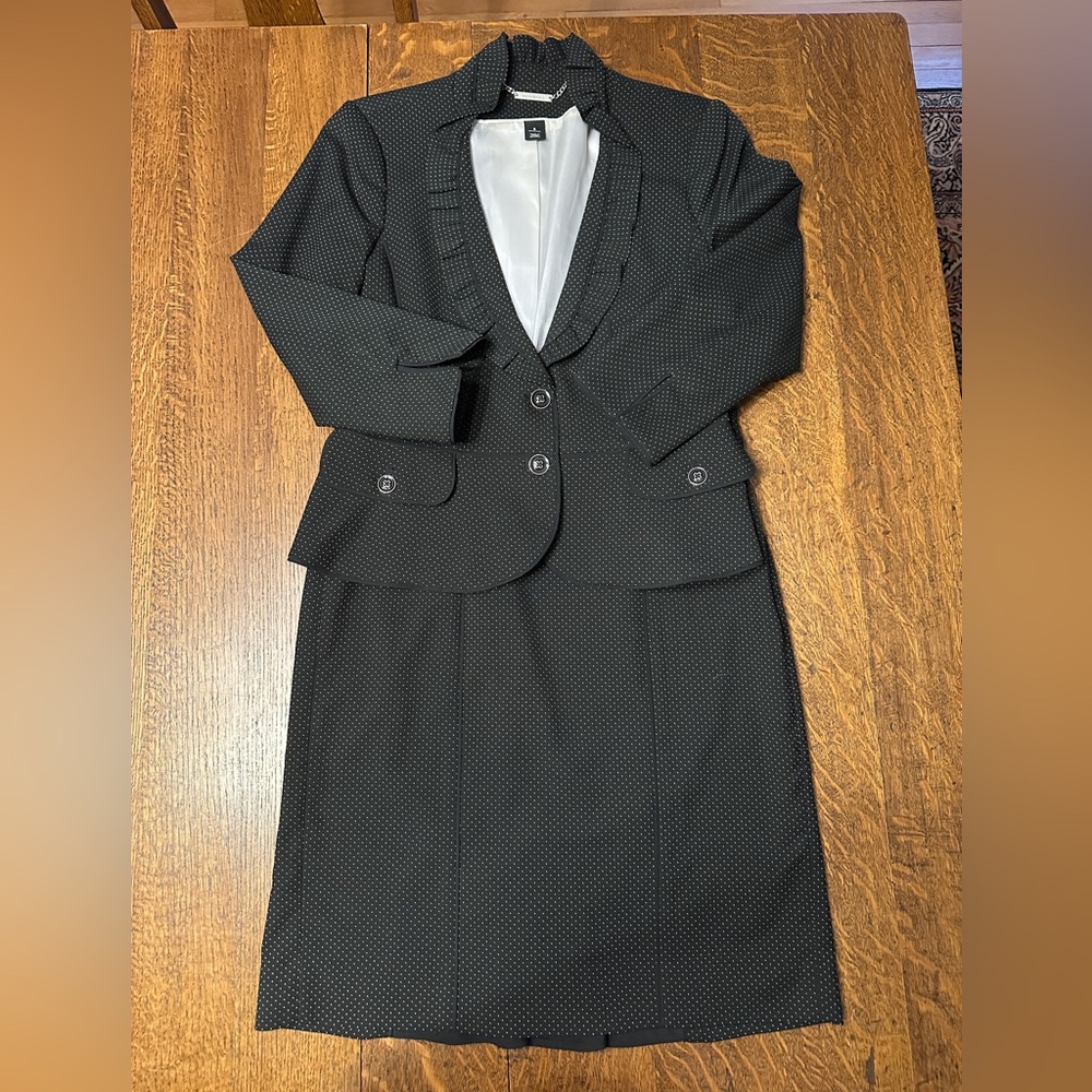 WHBM Women’s 2 Piece Suit with peplum jacket + skirt. Size 6 jacket, 8 skirt